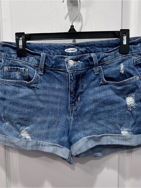 Old Navy Women’s Boyfriend Medium Wash Distressed Cuffed Denim Shorts Size 8